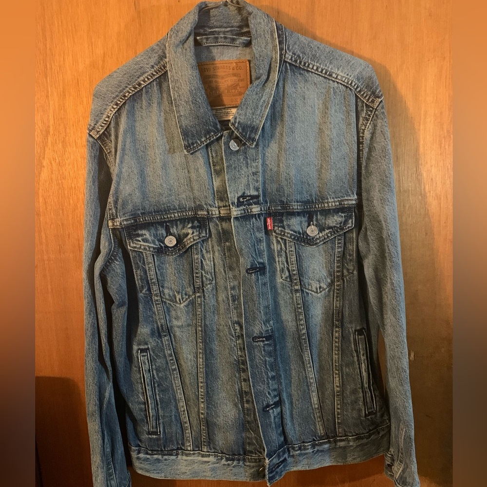 Levi’s Jean jacket size medium